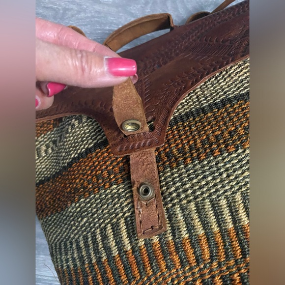 Rare Vintage Boho Leather Woven Jute Bucket Saddle Crossbody Top Handle Bag - Picture 10 of 16